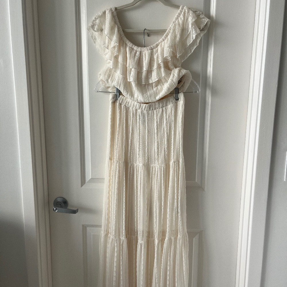Madden Girl Ivory Lace Ruffle Top & Tiered Skirt Set – Size M